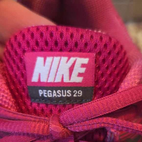 Nike Women's Pink and White Athletic Shoes - Picture 3 of 9